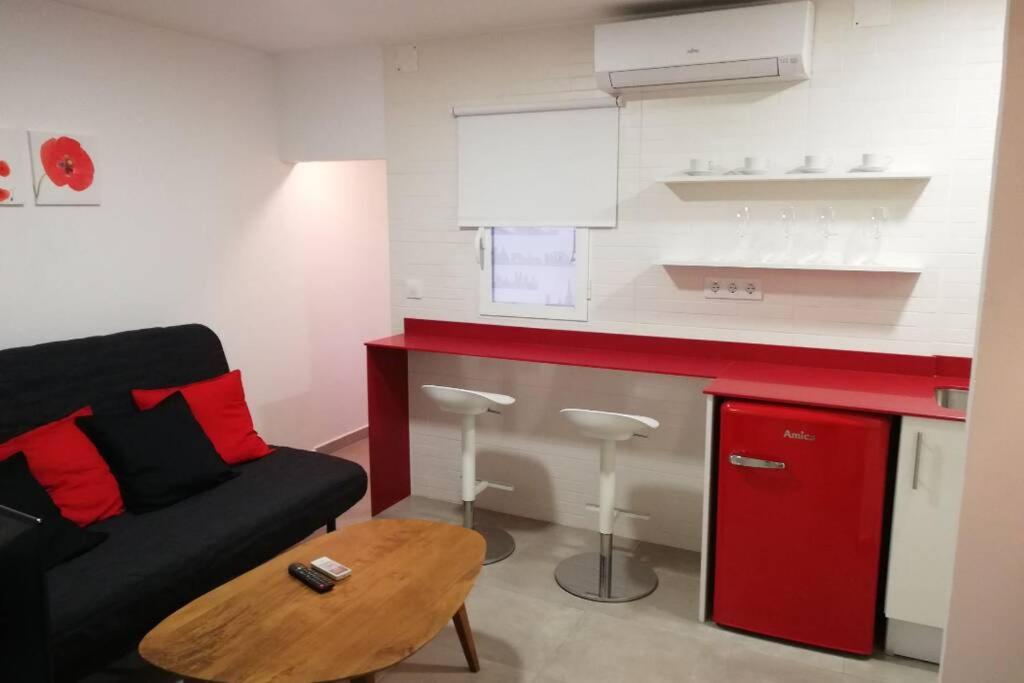 Апартаменты M1 Cool Loft 1 Min Walk To Metro 15 Min Center By Metro Эсплугес-де-Льобрегат Экстерьер фото